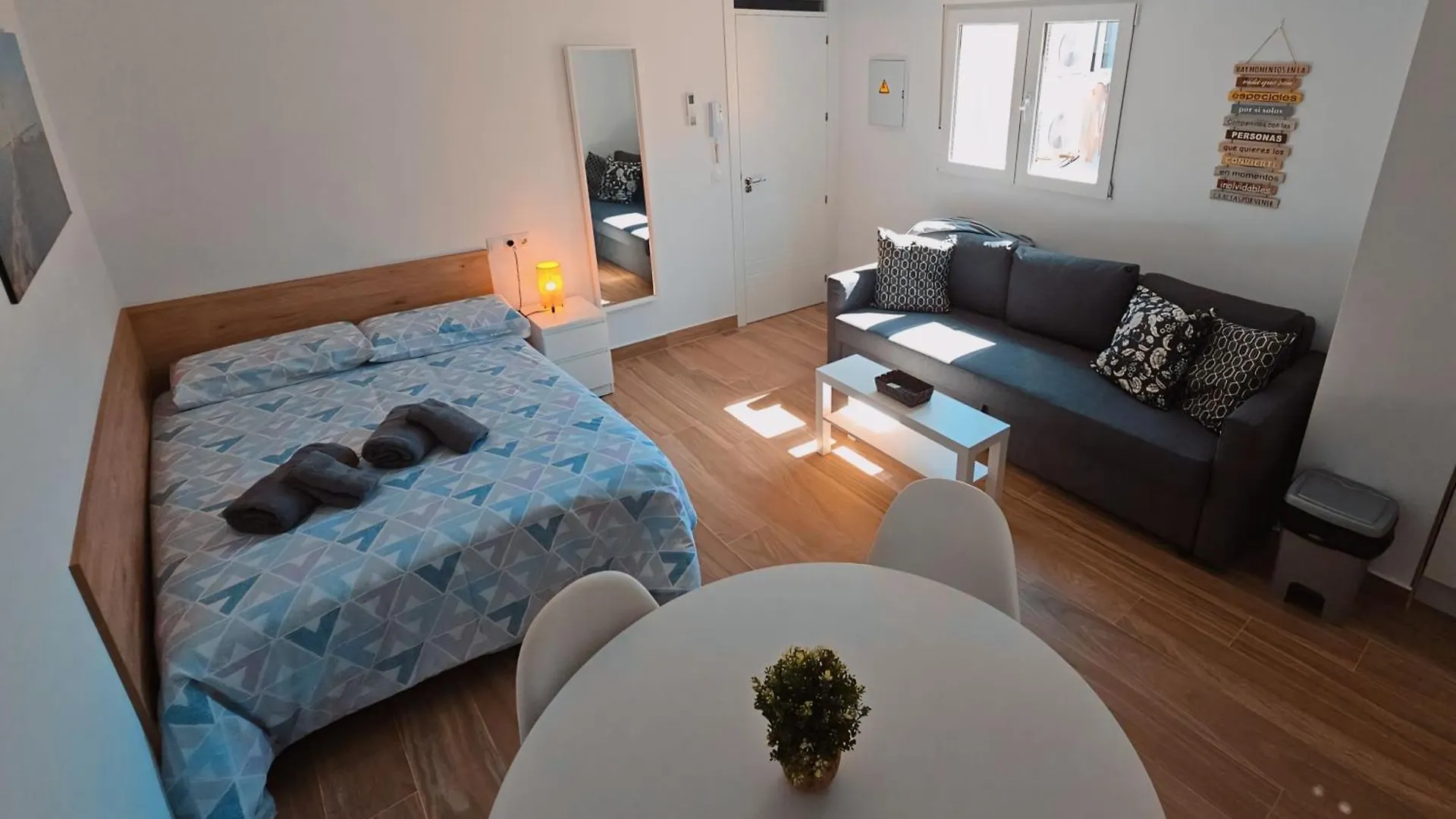 La Casita De Mercedes Malaga Apartment